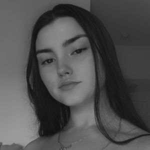 Meet your Posher, Caitlyn